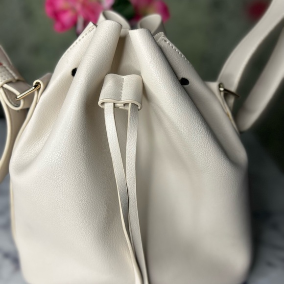 Forever 21 Cream Bucket Crossbody Bag - Picture 2 of 10